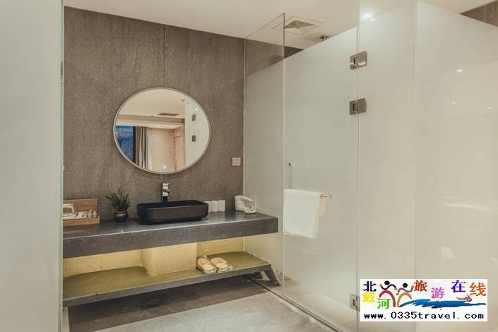 秦皇島山海間溫泉藝術中心酒店