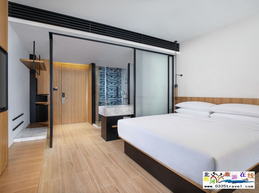 秦皇島海港萬楓酒店電話18633570222