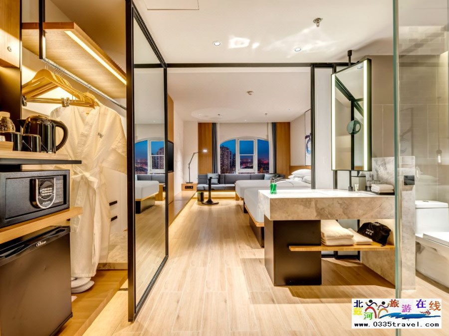 秦皇島海港萬楓酒店電話18633570222