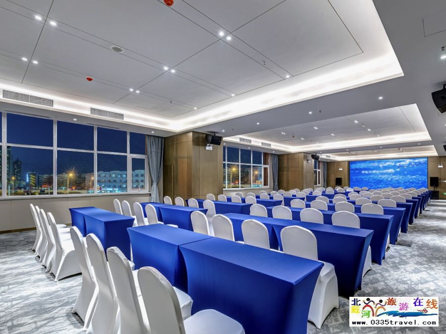 秦皇島海港萬楓酒店電話18633570222