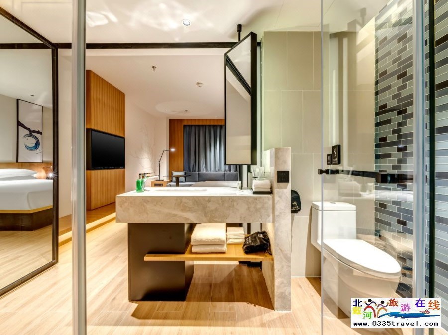 秦皇島海港萬(wàn)楓酒店電話18633570222