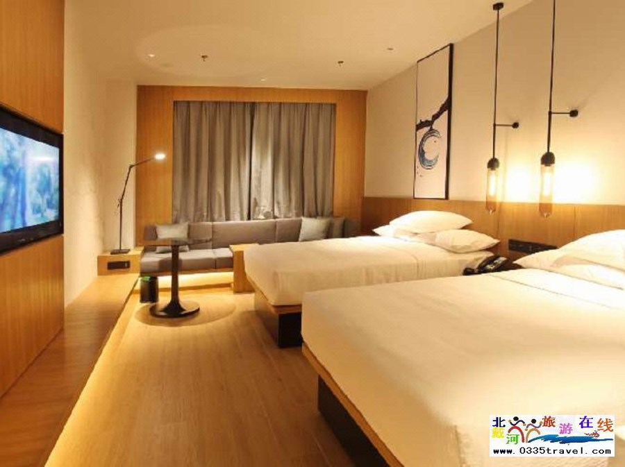 秦皇島海港萬(wàn)楓酒店電話18633570222