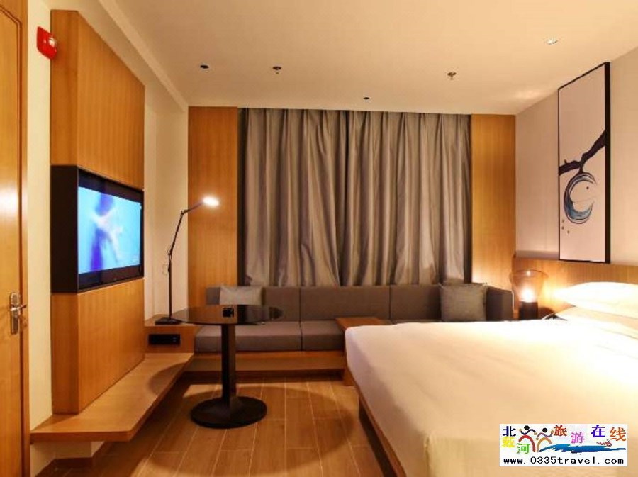 秦皇島海港萬(wàn)楓酒店電話18633570222