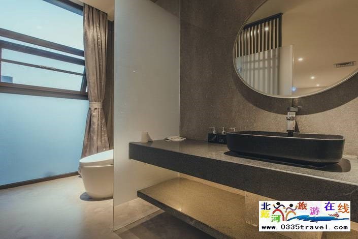 秦皇島山海間溫泉藝術(shù)中心酒店