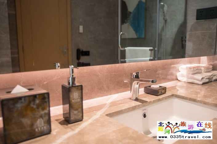 黃金海岸麗憬酒店電話0335-3522588