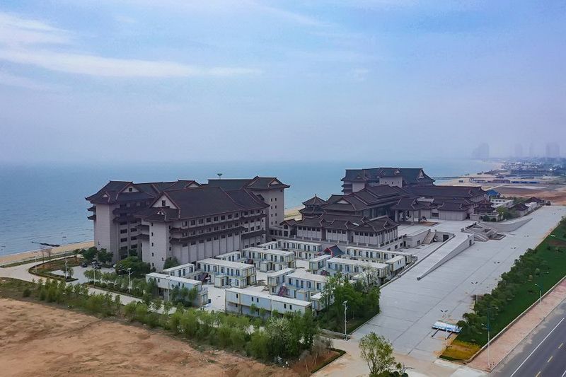 東戴河帝景海親海集裝箱酒店