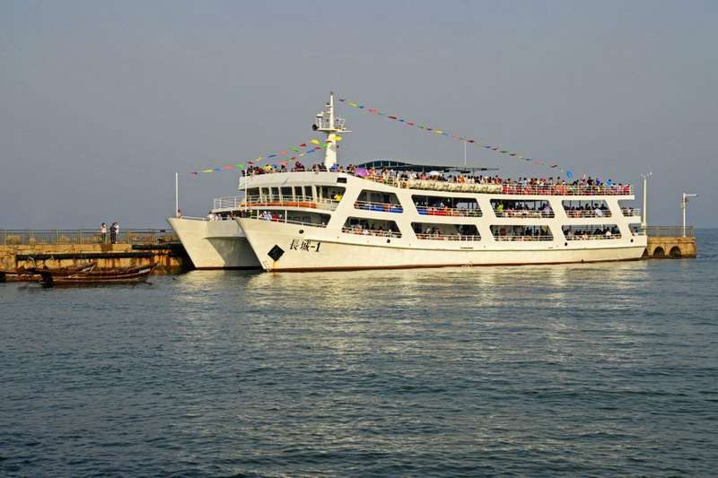 秦皇島北戴河浪淘沙長城號公主號尋仙號求仙號游船